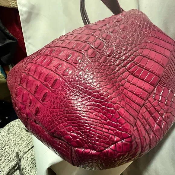 Brahmin Jacqueline Melbourne Croc-Embossed Burgundy Leather Hobo bag. - Picture 15 of 16